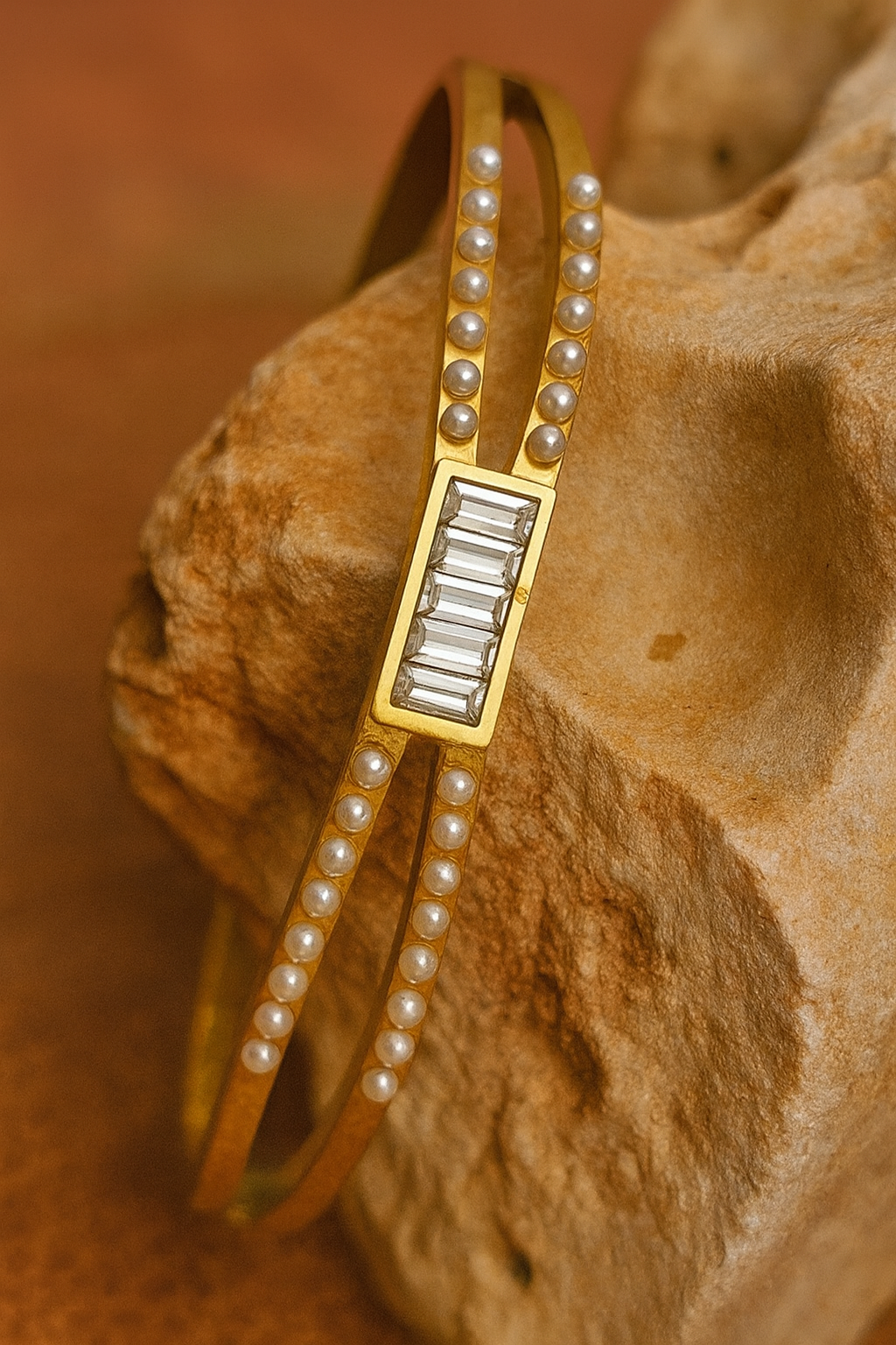 Lustre Baguette Pearl Bangle