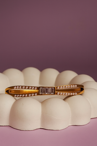 Lustre Baguette Pearl Bangle