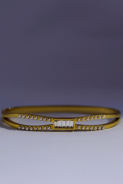 Lustre Baguette Pearl Bangle